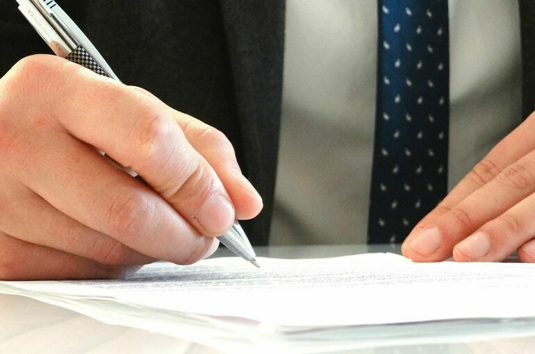 Минтруд изучит упрощение оформления отпуска по уходу за ребенком