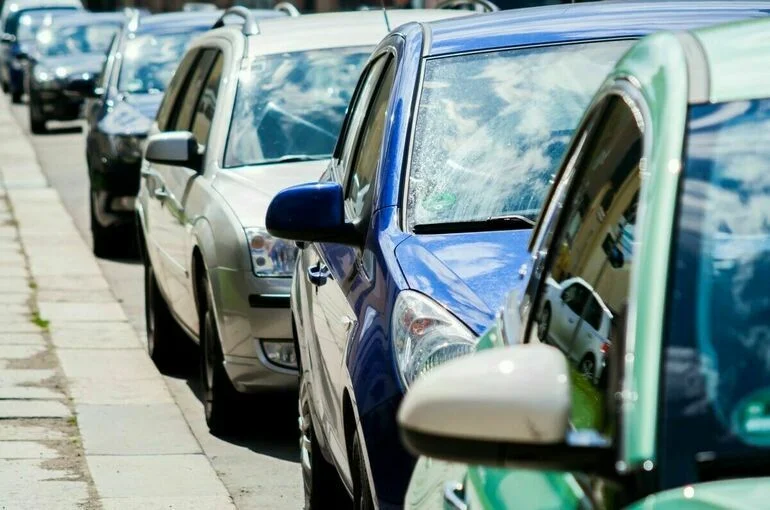 В очередях на Крымском мосту находятся более 2,1 тыс. автомобилей