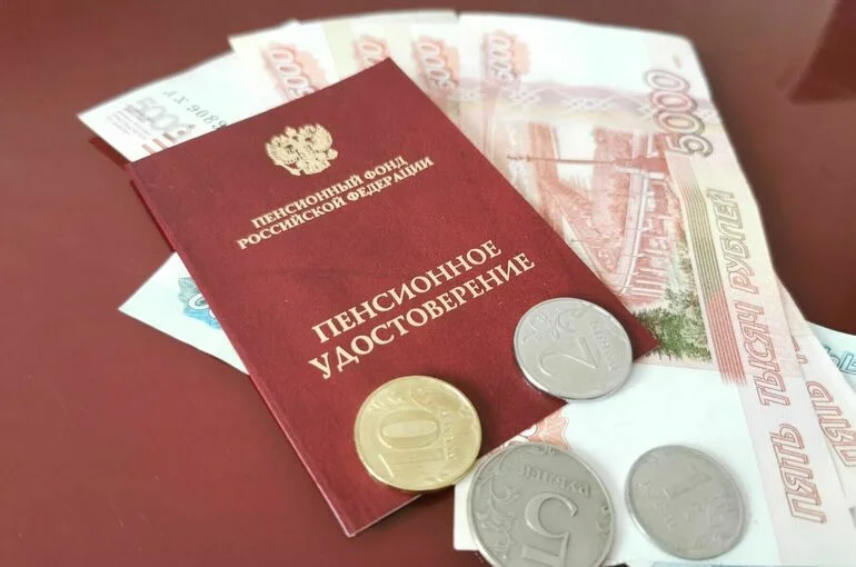 Кому повысят пенсии до конца 2025 года