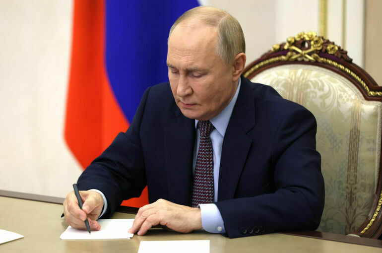 Путин наградил орденом артистов Виктора Ракова и Сергея Степанченко