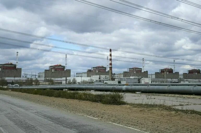 После атаки ВСУ вокруг Запорожской АЭС произошло задымление
