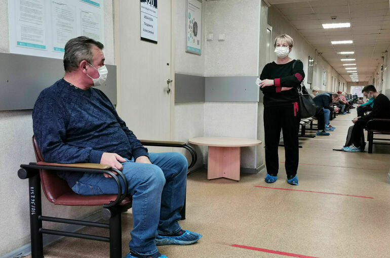 Роспотребнадзор: Число заболевших COVID-19 за последний месяц выросло