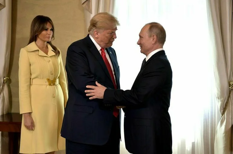 Трамп встретил Путина на красной дорожке