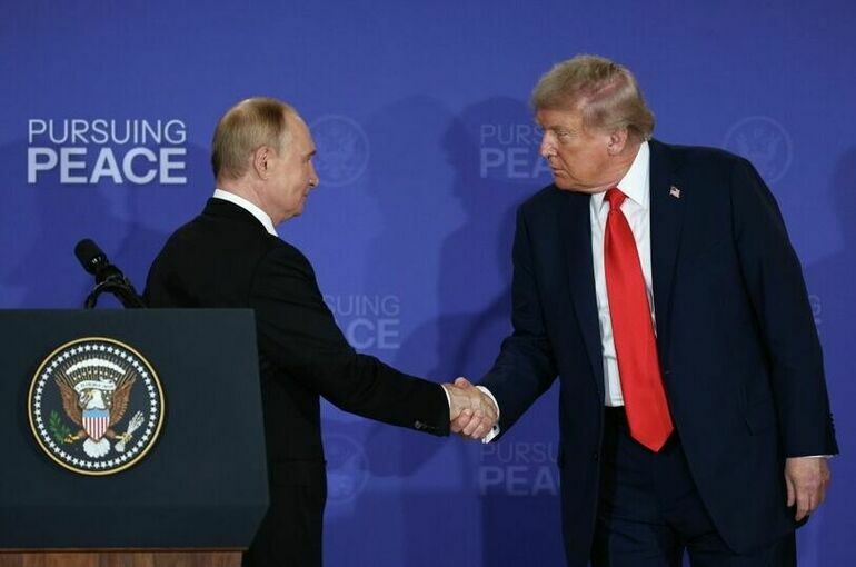 Путин и Трамп не стали отвечать на вопросы на пресс-конференции