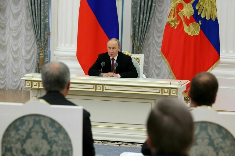 Путин заявил, что обсудил с Трампом причины конфликта на Украине