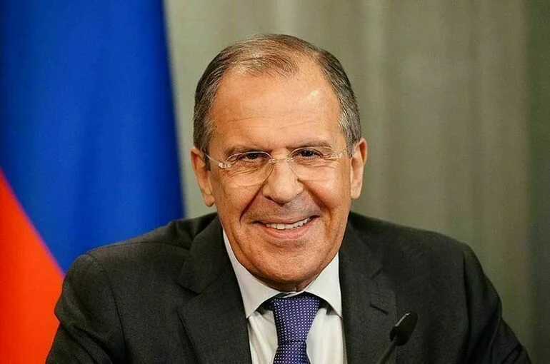Путин в шутку назвал Лаврова империалистом из-за свитера с надписью «СССР»