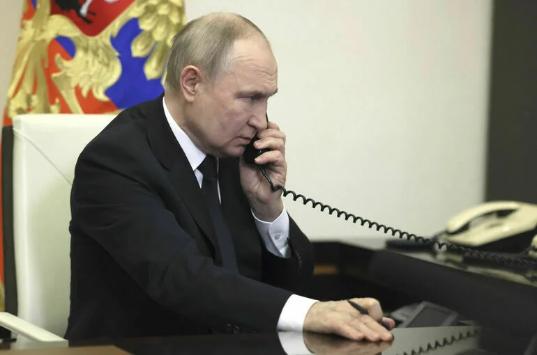 Путин рассказал Рамафосе об итогах переговоров на Аляске