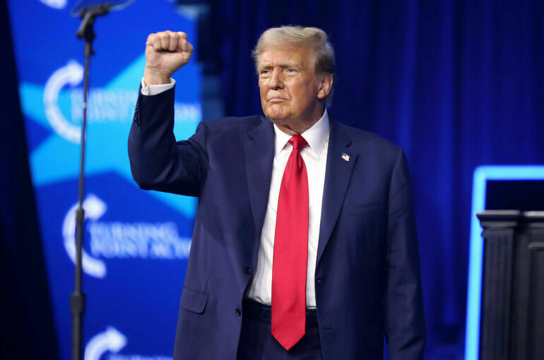 Рейтинг Трампа резко вырос после саммита на Аляске