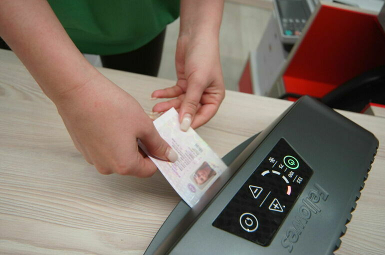 Пошлину за выдачу водительских прав мигрантам предложили повысить