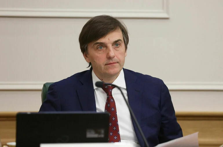 Минпросвещения представило рекомендации по датам школьных каникул