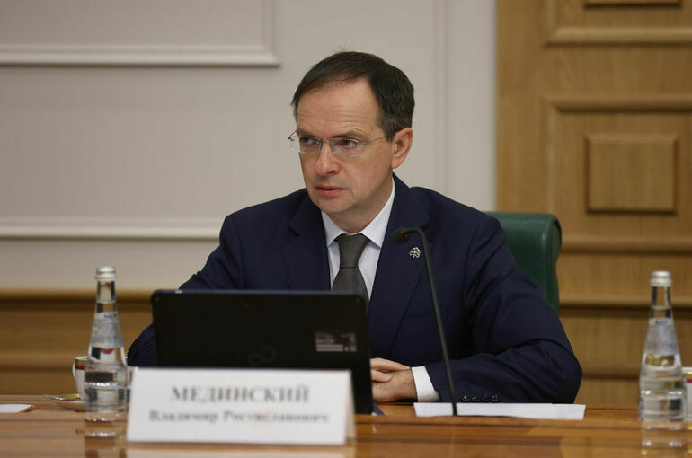 Мединский: Россия передала Украине тысячу тел солдат ВСУ