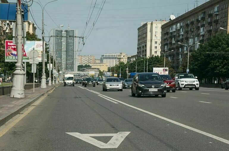 В Госдуме подготовили законопроект о допуске мотоциклов и мопедов на выделенку