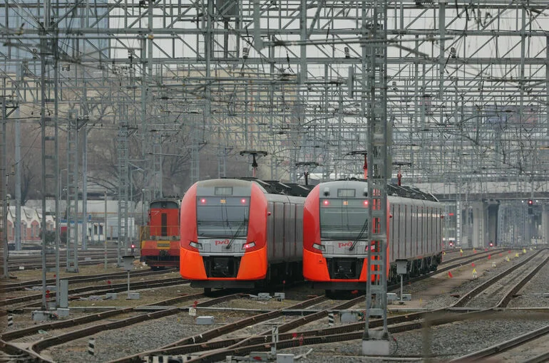 Больше 70 поездов опаздывают из-за падения дрона в Воронежской области