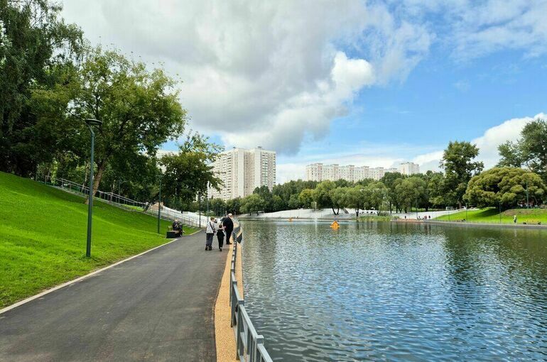 Москвичам спрогнозировали потепление в последние дни лета