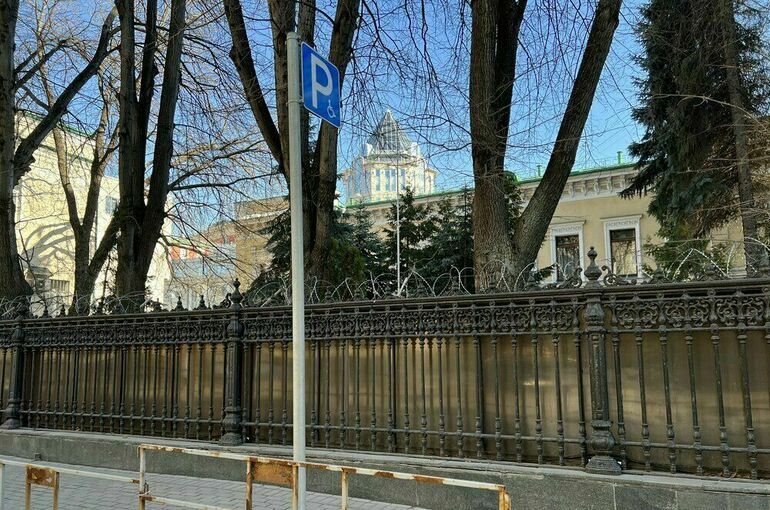 Суд взыскал с посольства Украины в России долг по ЖКХ на 40 миллионов рублей