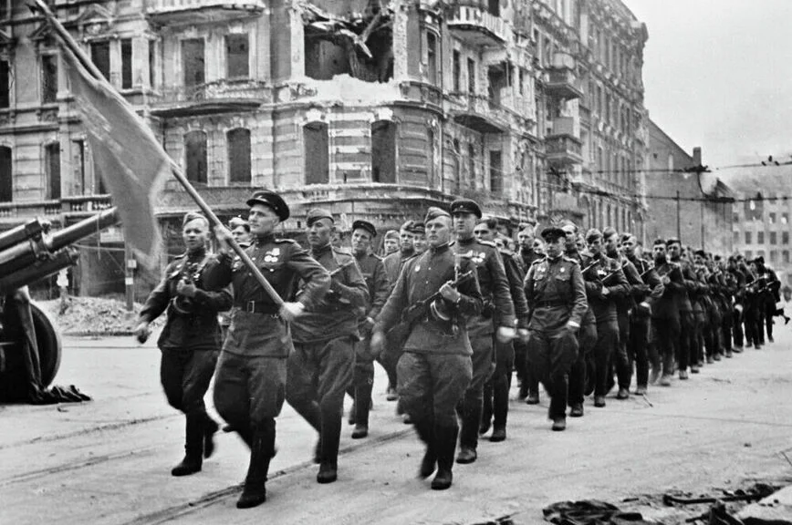 Без освободителей: почему Европа забыла о вкладе СССР в победу над нацизмом