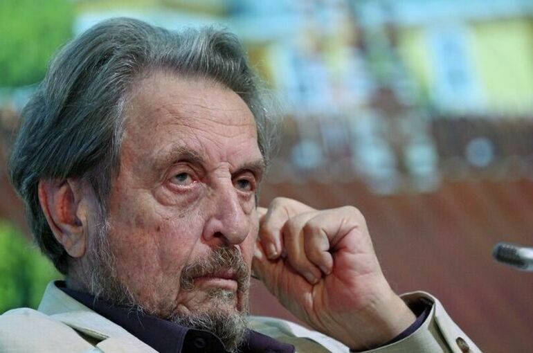 Отец Маска назвал Зеленского диктатором