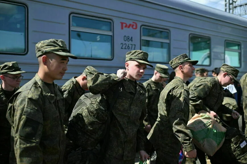 Срок действия проездных документов для военных увеличат вдвое