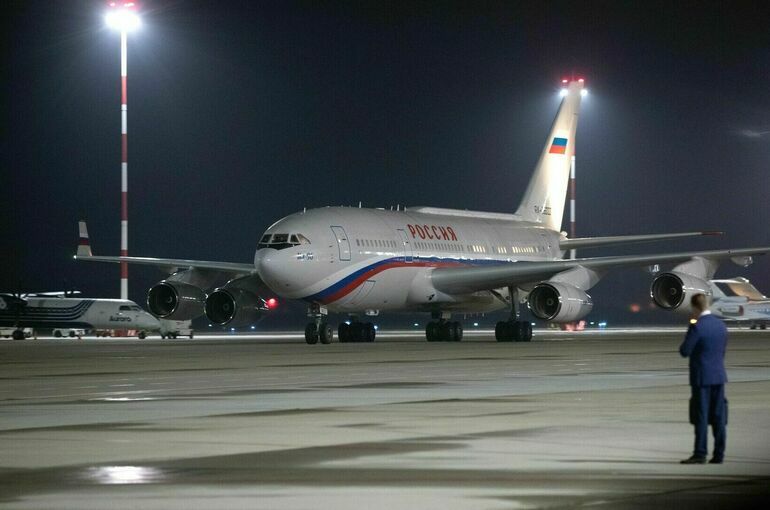 Владимир Путин прибыл во Владивосток