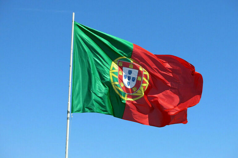 Не менее 15 человек погибли при крушении фуникулера в Лиссабоне