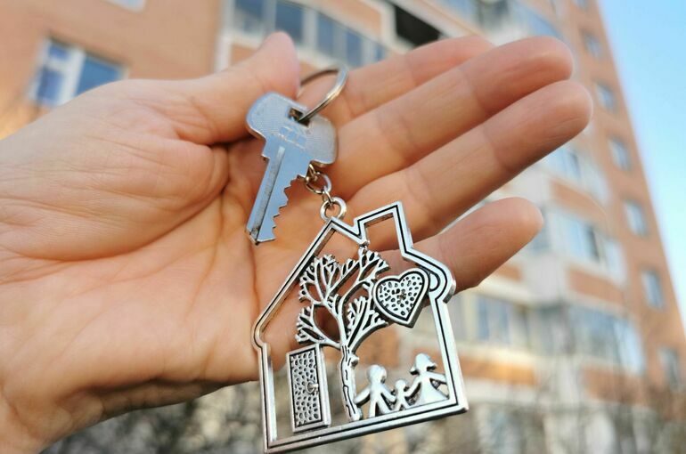 Программы ипотеки на Дальнем Востоке расширят на всех работников образования