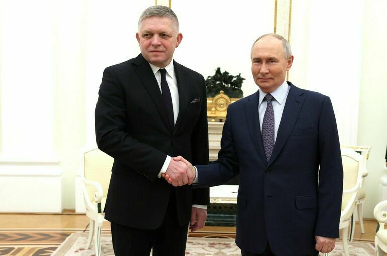 Фицо рассказал Зеленскому, что Россия заинтересована во встрече