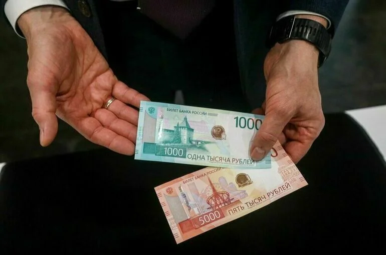 Кому повысят зарплату с 1 октября