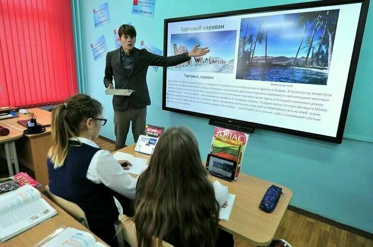 Кому повысят зарплату с 1 октября