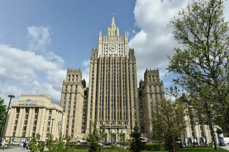 В МИД РФ выступили за мирное разрешение внутриполитического кризиса в Непале