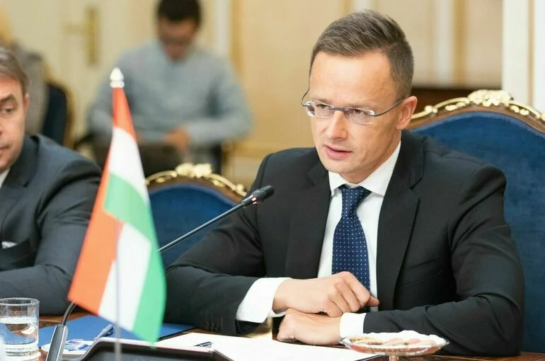 В Венгрии заявили, что многие политики ЕС против мира на Украине