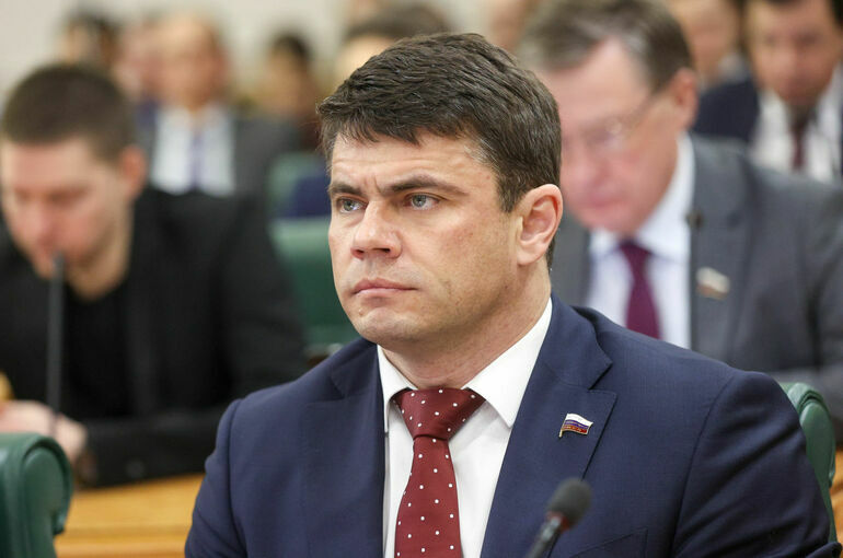 Депутат Боярский: ИИ-технологии должны помогать человеку, а не заменять его