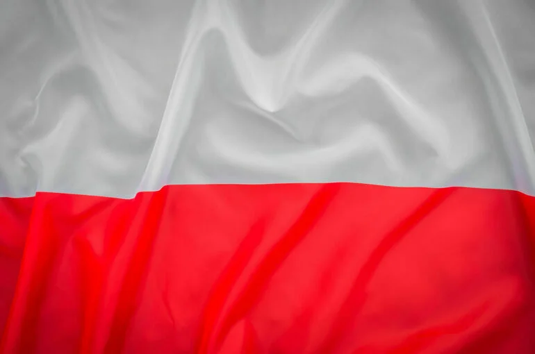 Польша не собирается закрывать посольство РФ в Варшаве