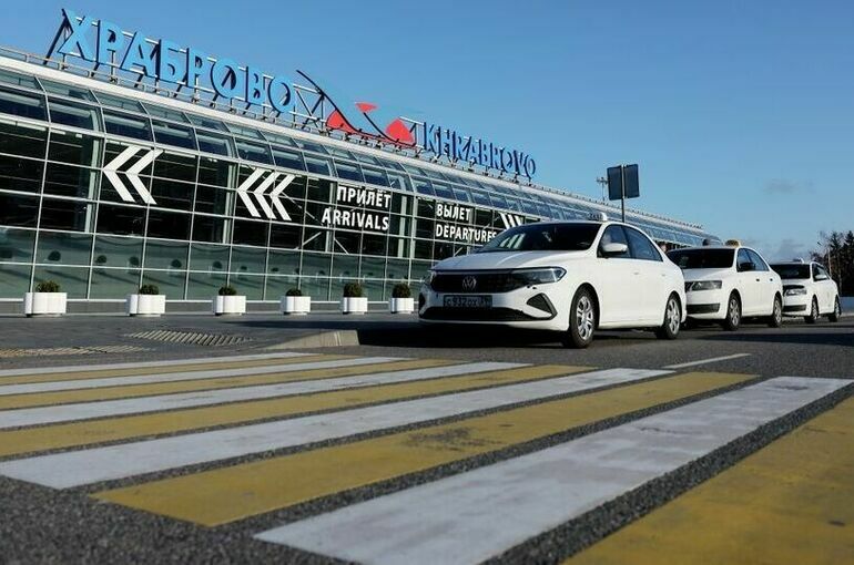 Вертолет Ми-8 совершил жесткую посадку в Калининграде