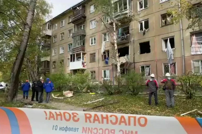 Один погиб, трое пострадали: в жилом доме в Ангарске произошел взрыв газа