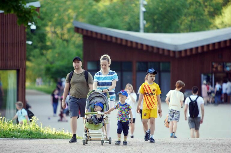 Котяков призвал регионы снимать критерий нуждаемости при поддержке многодетных