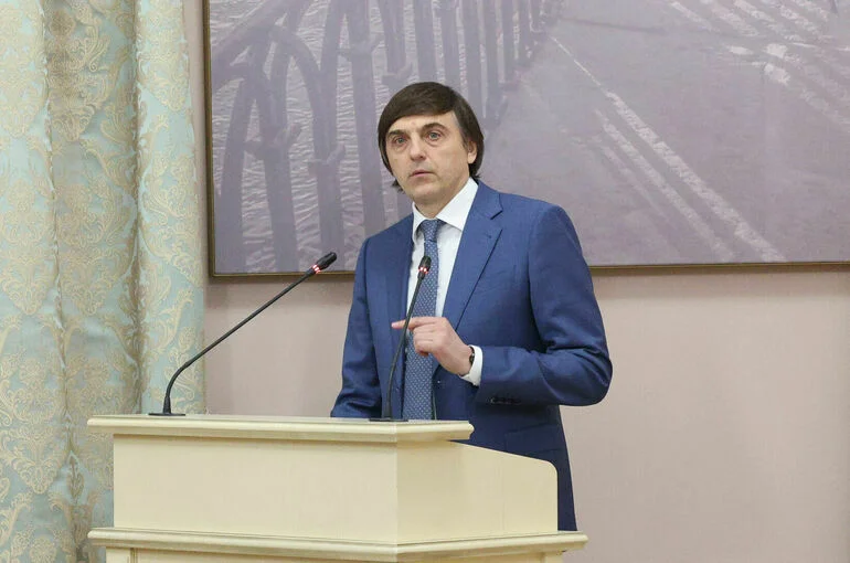 Кравцов допустил повышение зарплаты учителей по всей России