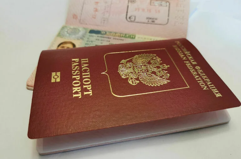 Ряд стран заблокировал предложение ЕС об ограничениях на визы россиянам