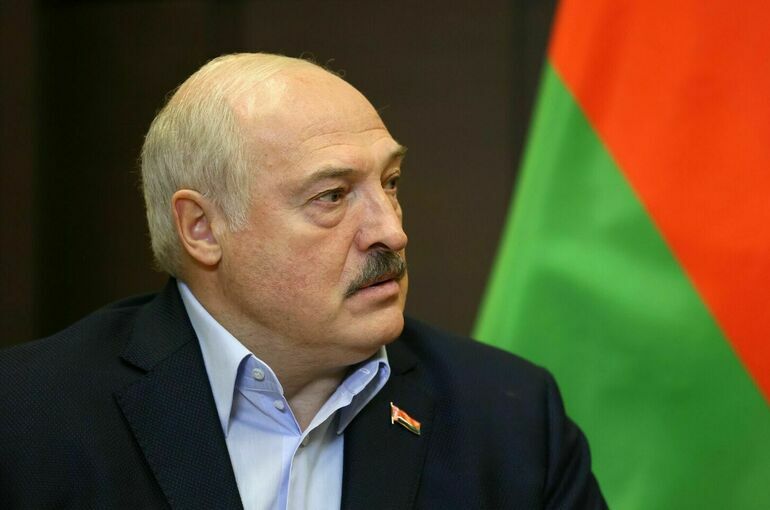 Лукашенко потребовал решать вопрос с урожаем картофеля «по-военному»