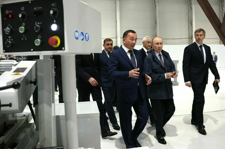 Путин в День оружейника посетил оборонное предприятие «Мотивилихинские заводы»