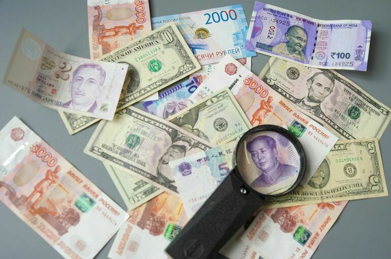 Эксперт: Нефтяная «дедолларизация» происходит в рамках тренда во внешней торговле