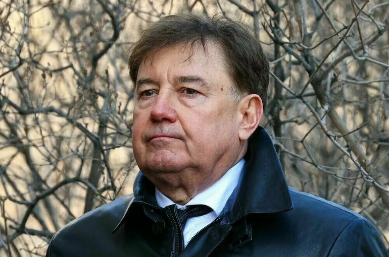 Связи с ОПГ и коррупция: что известно об иске к главе Совета судей Момотову