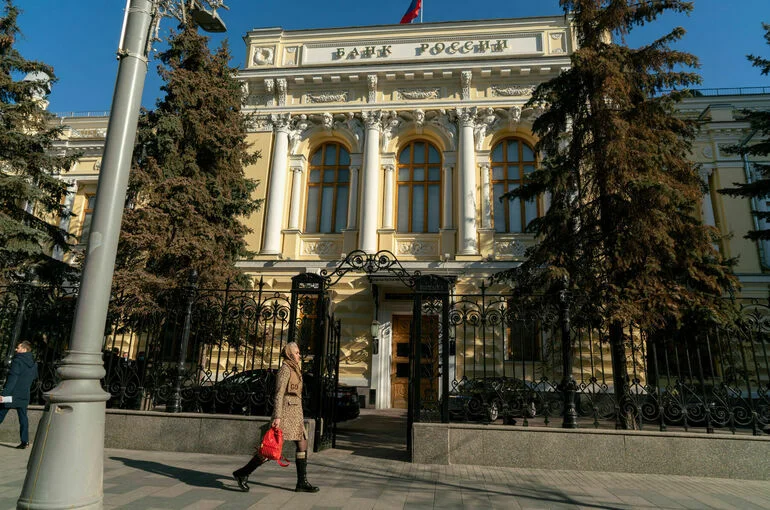 ЦБ: Денежно-кредитные условия могут ужесточиться из-за снижения ключевой ставки