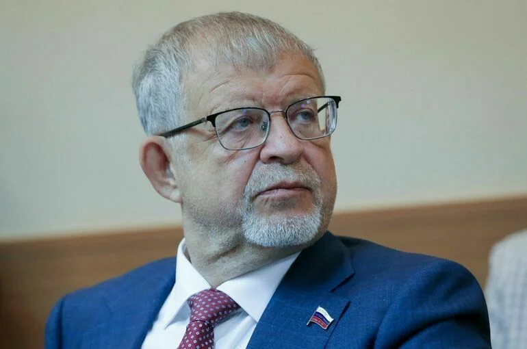 Депутат Пономарев указал на недостаток исследований о вреде пальмового масла