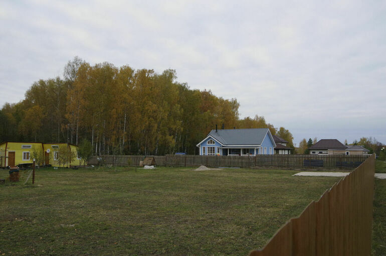 Россиянам после 10 лет брака предложили бесплатно выдавать землю