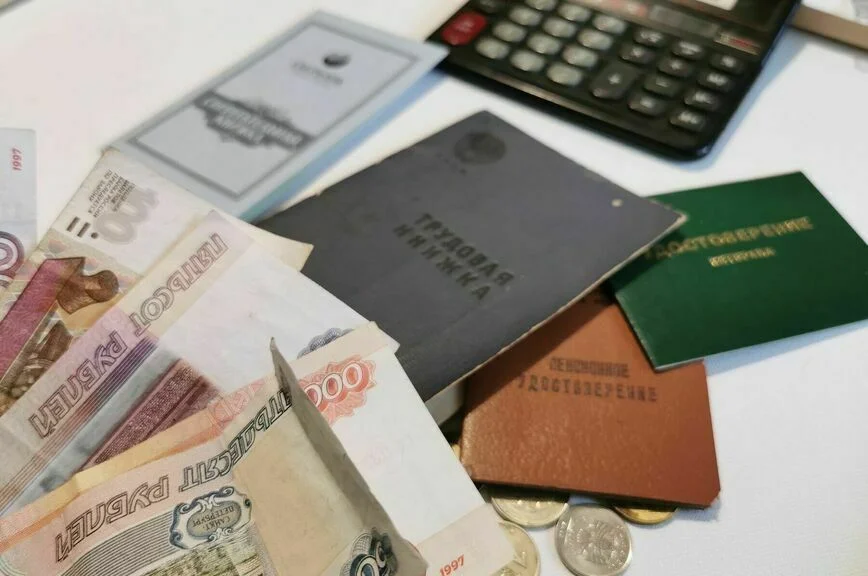 От зарплат до пособий: на что влияет МРОТ