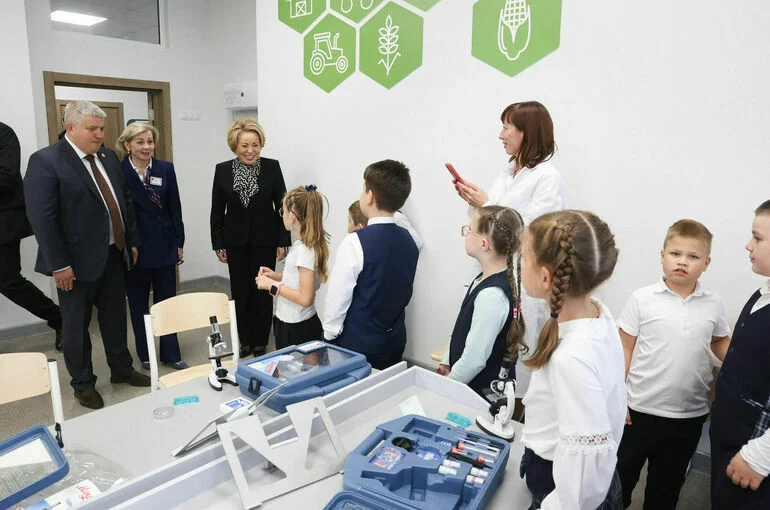 Матвиенко пообещала спросить Шадаева о принципах продвижения контента в VK 
