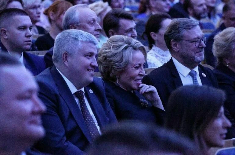 Матвиенко посетила концерт в исторической филармонии Великого Новгорода