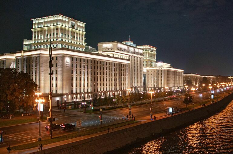 Армия России ударила по военным предприятиям и аэродромам Украины