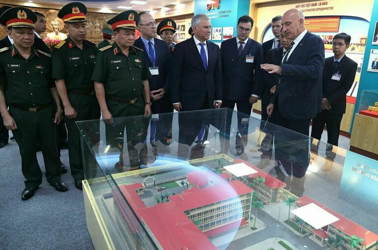 Володин ознакомился с работой российско-вьетнамского тропического центра