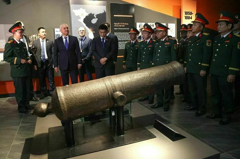 Володин посетил Музей военной истории Вьетнама